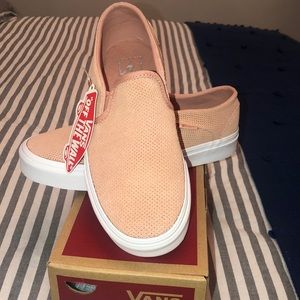 Women’s NWT vans